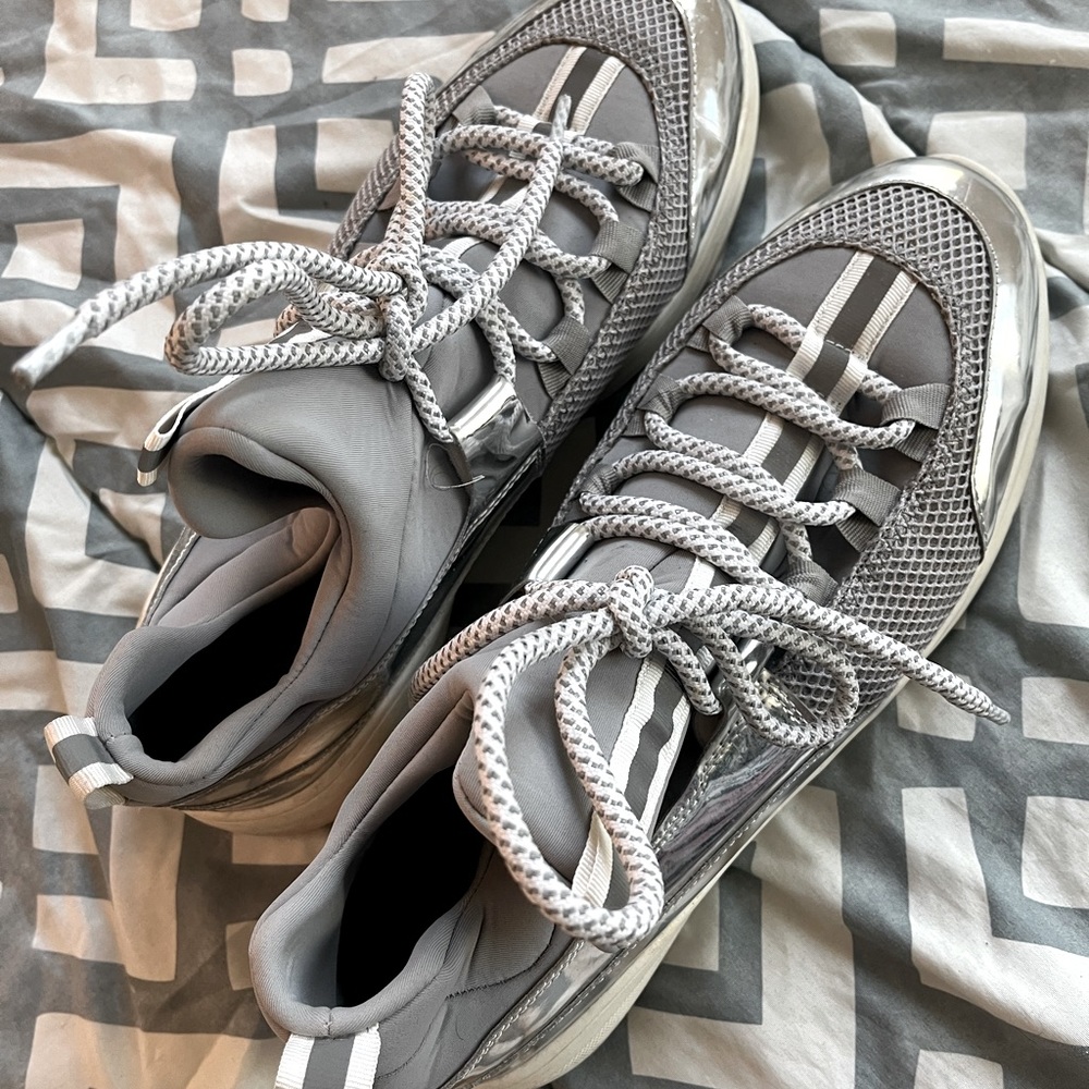 Steve Madden size 12 nice casual sneakers